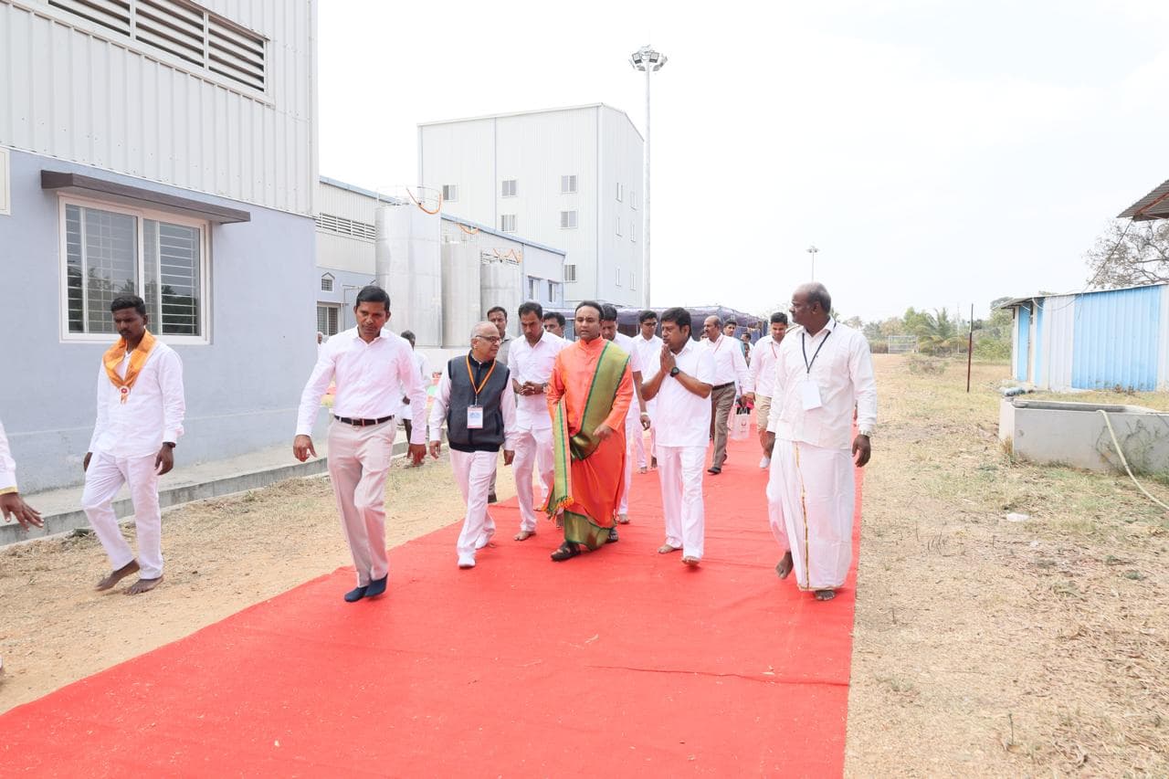 Red carpet procession into the new facility
